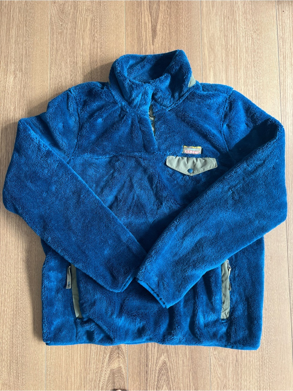 Women's L.L.Bean Hi-Pile Sherpa Fleece Pullover
Quarter-Zip Sz M